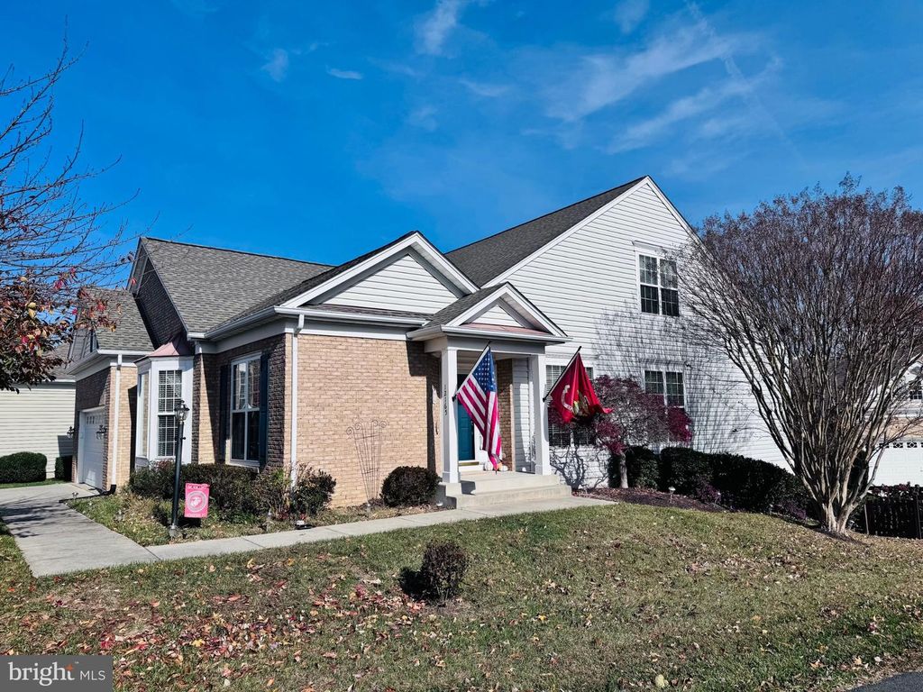 Image 1 of property listing at 12165 EDDYSTONE CT, Woodbridge, VA 22192