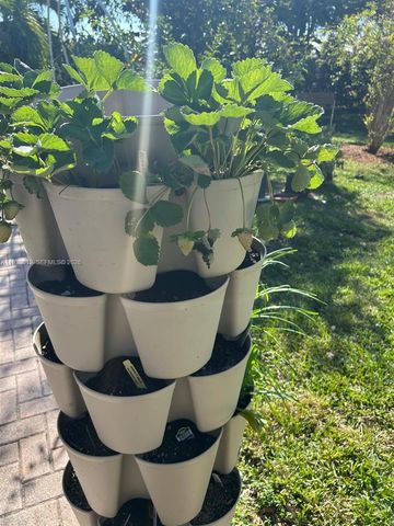 20501 NW 30th Ave, Miami Gardens, FL 33056