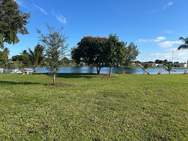 20501 NW 30th Ave, Miami Gardens, FL 33056