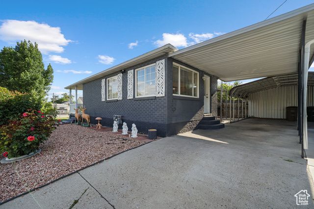 705 N AMERICAN BEAUTY DR, Salt Lake City, UT 84116