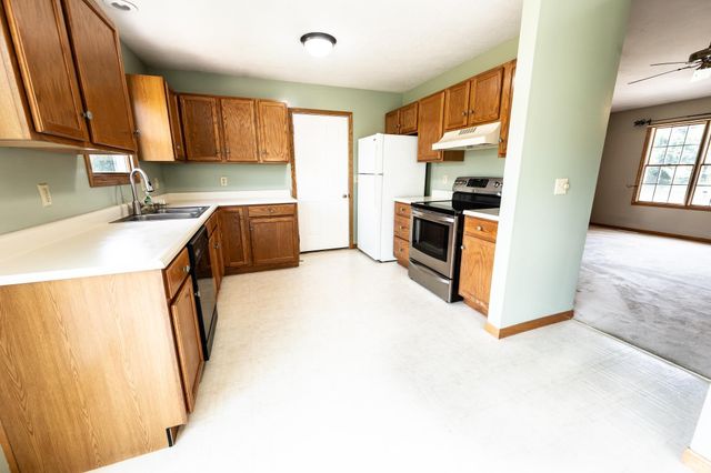 23153 Arbor Pointe Drive, South Bend, IN 46628