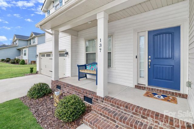 137 Northlake Drive, Statesville, NC 28677