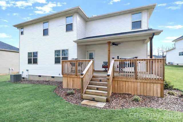 137 Northlake Drive, Statesville, NC 28677