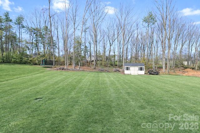 137 Northlake Drive, Statesville, NC 28677