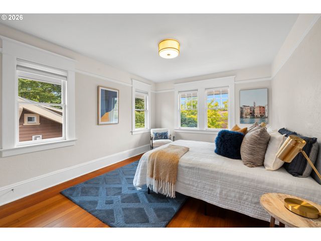 2930 Ne 24TH Ave, Portland, OR 97212