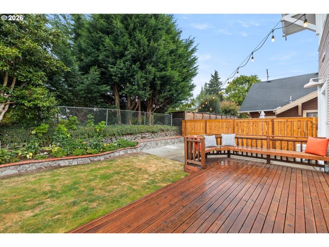 2930 Ne 24TH Ave, Portland, OR 97212