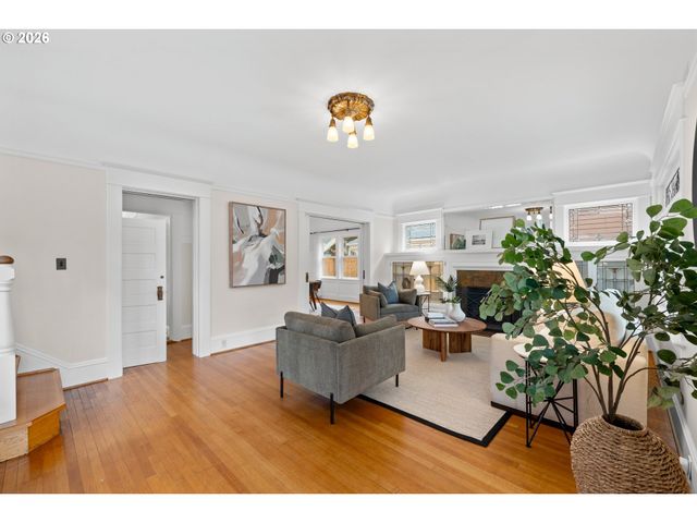 2930 Ne 24TH Ave, Portland, OR 97212