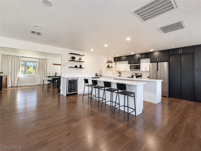 9035 West Hammer Lane, Las Vegas, NV 89149