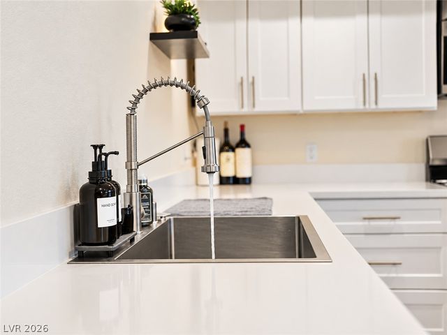 9035 West Hammer Lane, Las Vegas, NV 89149