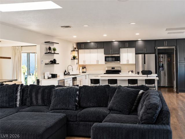 9035 West Hammer Lane, Las Vegas, NV 89149