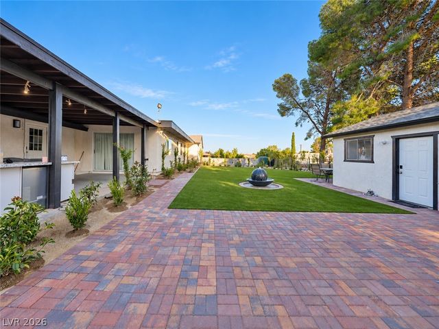 9035 West Hammer Lane, Las Vegas, NV 89149