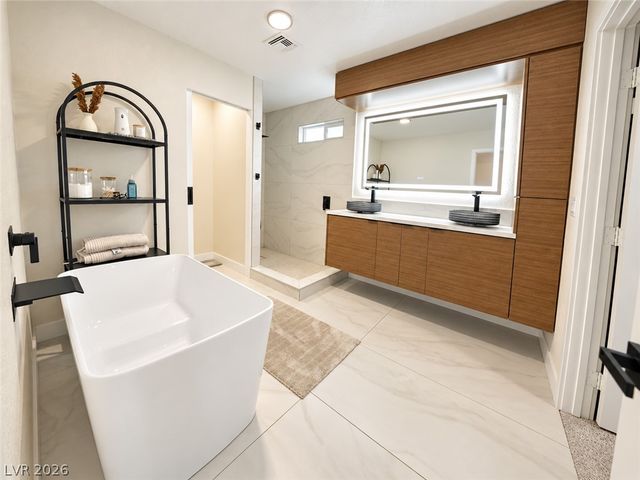 9035 West Hammer Lane, Las Vegas, NV 89149