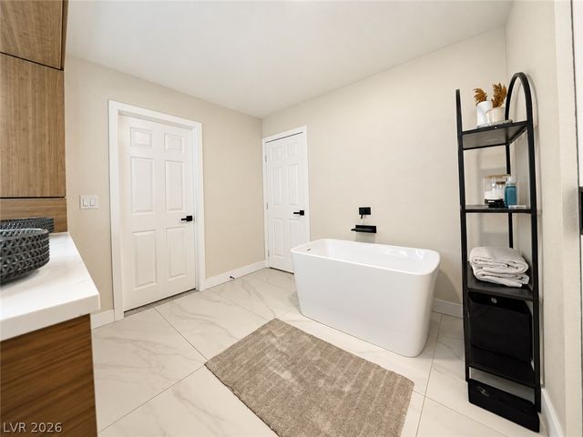 9035 West Hammer Lane, Las Vegas, NV 89149