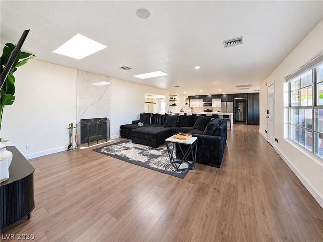 9035 West Hammer Lane, Las Vegas, NV 89149