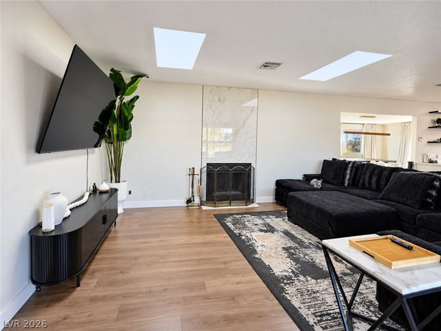 9035 West Hammer Lane, Las Vegas, NV 89149