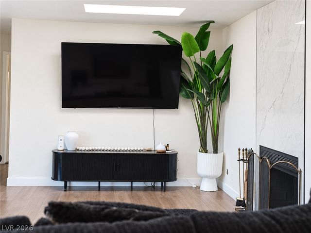 9035 West Hammer Lane, Las Vegas, NV 89149