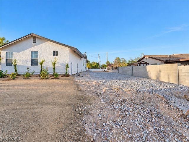 9035 West Hammer Lane, Las Vegas, NV 89149