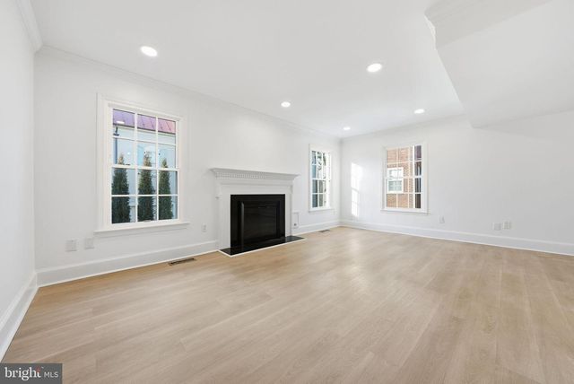 621 S SAINT ASAPH ST, Alexandria, VA 22314