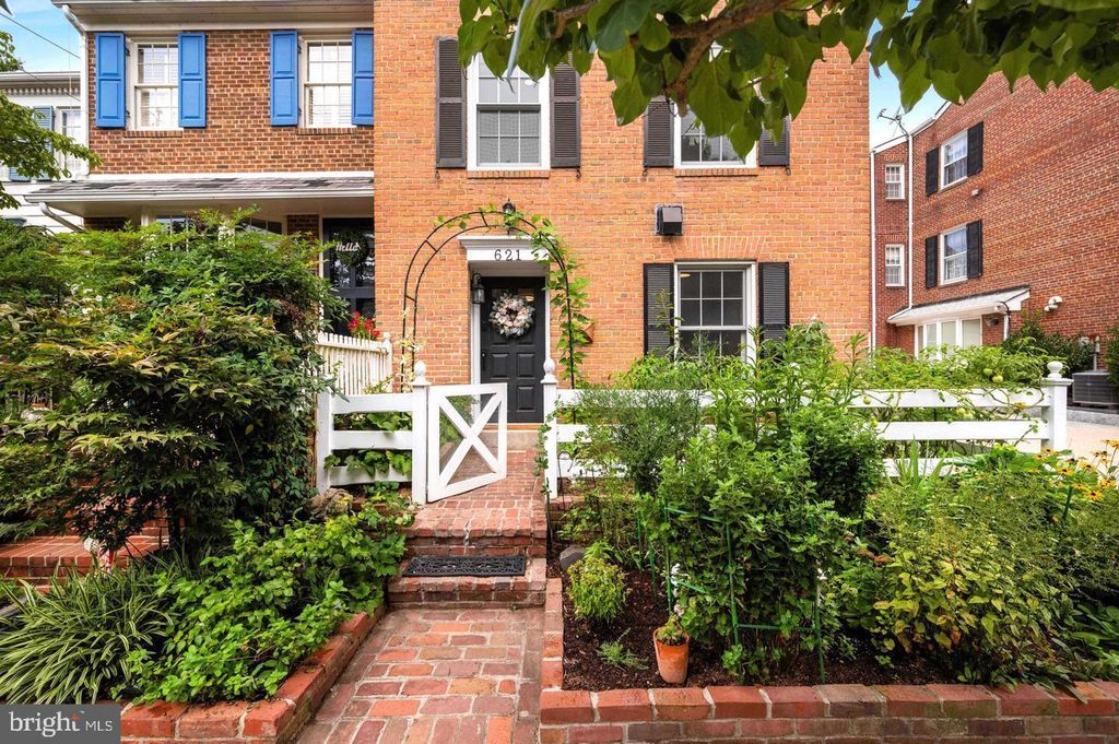 621 S SAINT ASAPH ST, Alexandria, VA 22314