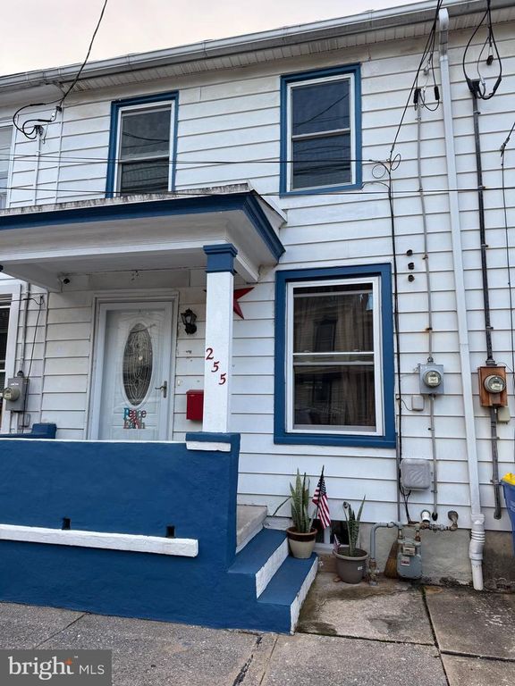 255 N SPRING ST, Middletown, PA 17057