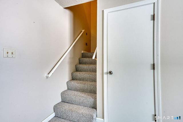 565 Clark Avenue APT 13, Bristol, CT 06010