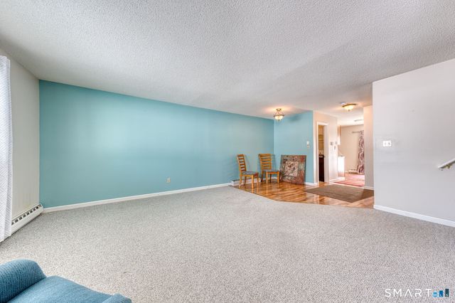 565 Clark Avenue APT 13, Bristol, CT 06010