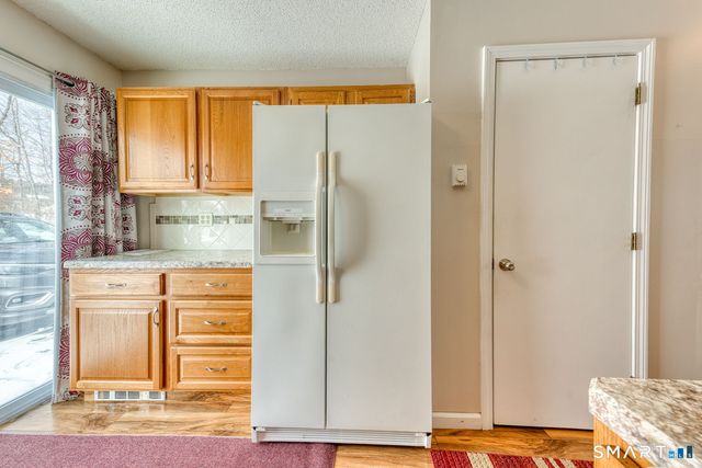 565 Clark Avenue APT 13, Bristol, CT 06010