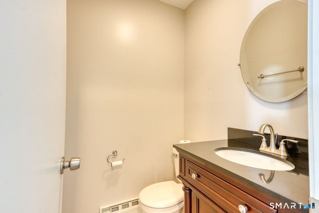 565 Clark Avenue APT 13, Bristol, CT 06010