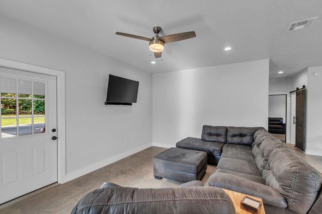 251 Roy Webb Road, Huntsville, TX 77320