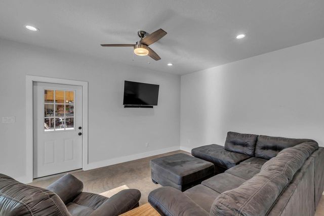251 Roy Webb Road, Huntsville, TX 77320