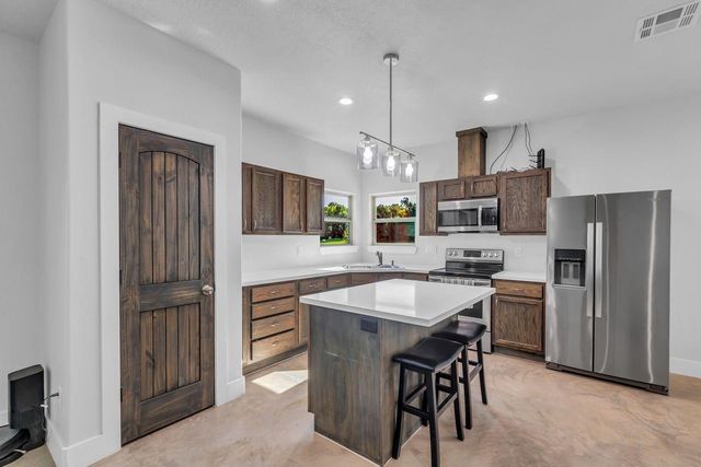 251 Roy Webb Road, Huntsville, TX 77320