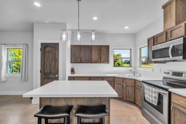 251 Roy Webb Road, Huntsville, TX 77320