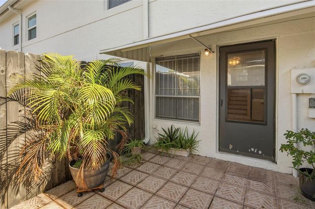 4521 W LA VILLA LANE, Tampa, FL 33611