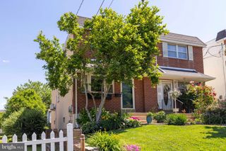 136 W 2ND AVE, Conshohocken, PA 19428