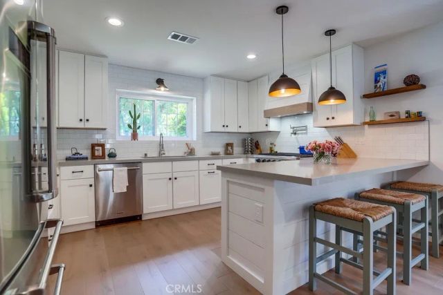 20619 Martha Street, Woodland Hills, CA 91367