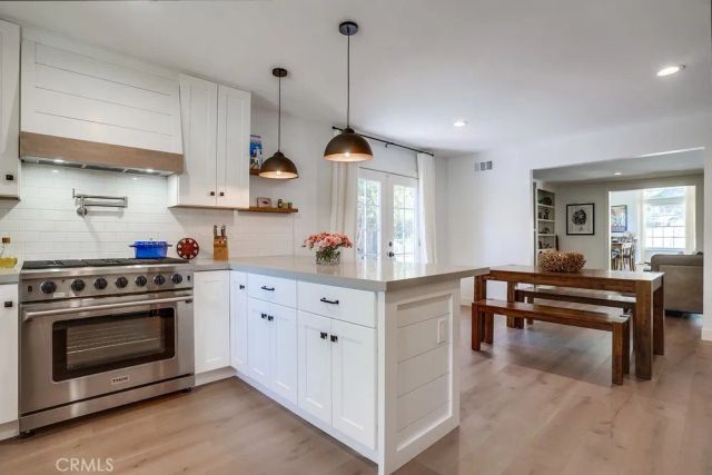 20619 Martha Street, Woodland Hills, CA 91367