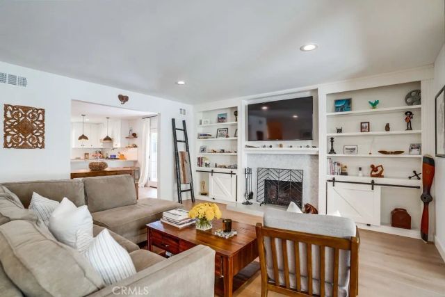 20619 Martha Street, Woodland Hills, CA 91367