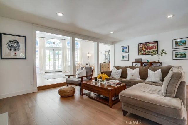 20619 Martha Street, Woodland Hills, CA 91367