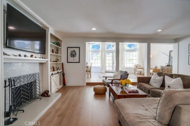 20619 Martha Street, Woodland Hills, CA 91367