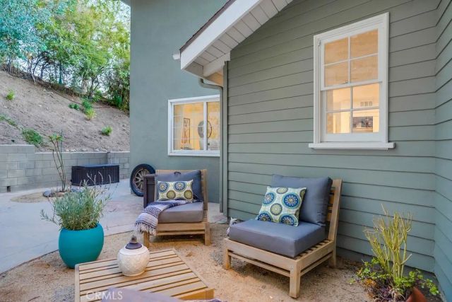 20619 Martha Street, Woodland Hills, CA 91367