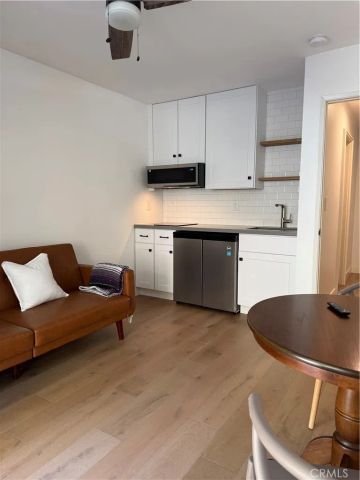 20619 Martha Street, Woodland Hills, CA 91367