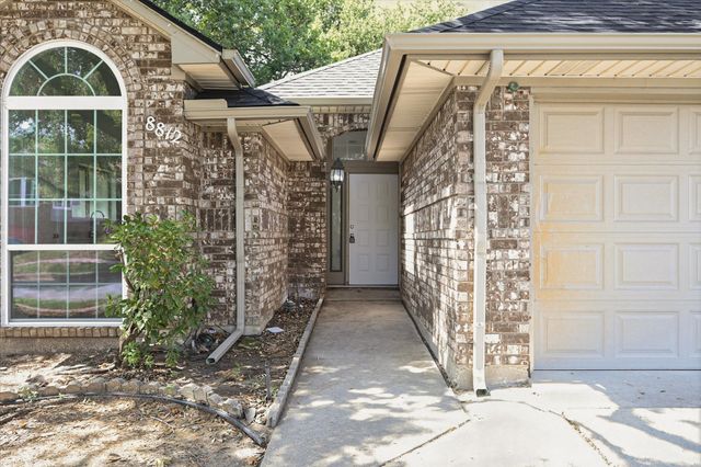 8812 Sabinas Trail, Fort Worth, TX 76118