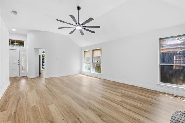 8812 Sabinas Trail, Fort Worth, TX 76118