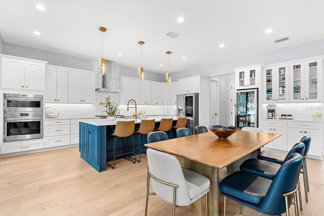 2707 RIDGEWOOD AVENUE, Tampa, FL 33602