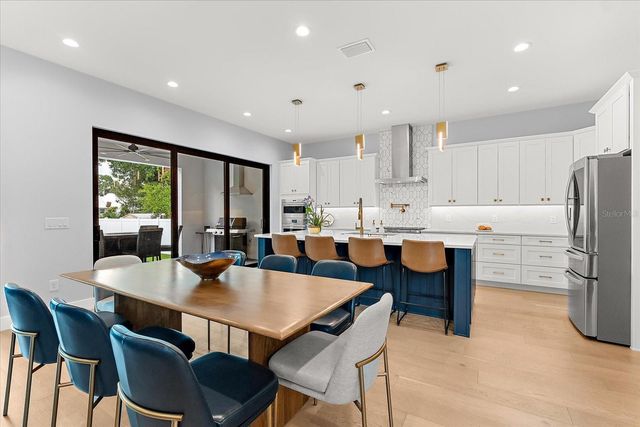 2707 RIDGEWOOD AVENUE, Tampa, FL 33602