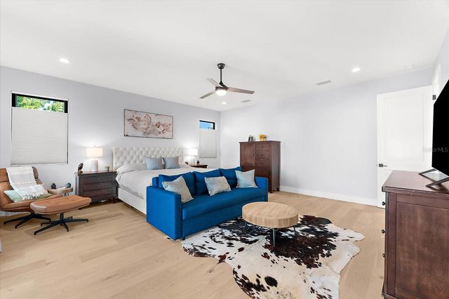 2707 RIDGEWOOD AVENUE, Tampa, FL 33602