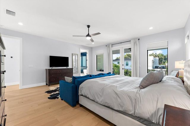 2707 RIDGEWOOD AVENUE, Tampa, FL 33602