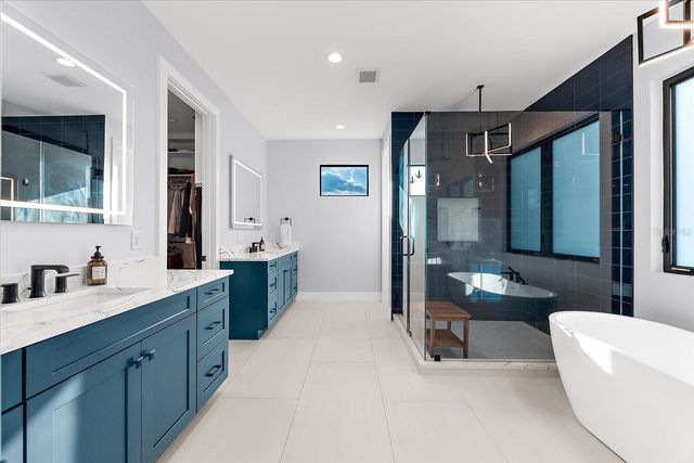 2707 RIDGEWOOD AVENUE, Tampa, FL 33602