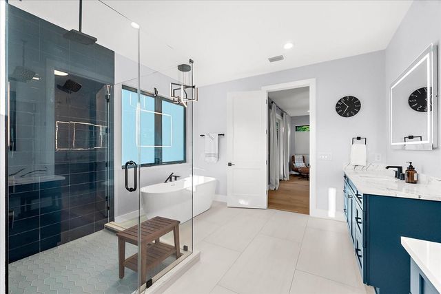 2707 RIDGEWOOD AVENUE, Tampa, FL 33602