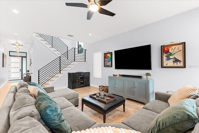 2707 RIDGEWOOD AVENUE, Tampa, FL 33602